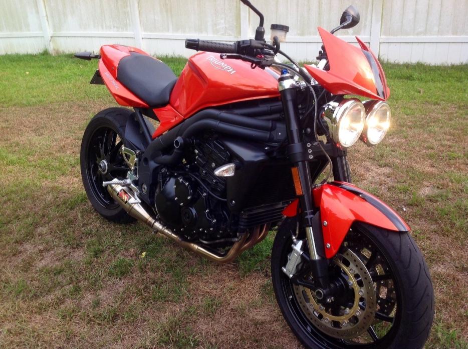 2010 Triumph Speed Triple 1050