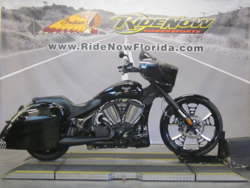 2015 Victory Cross Country 8-Ball Gloss Black