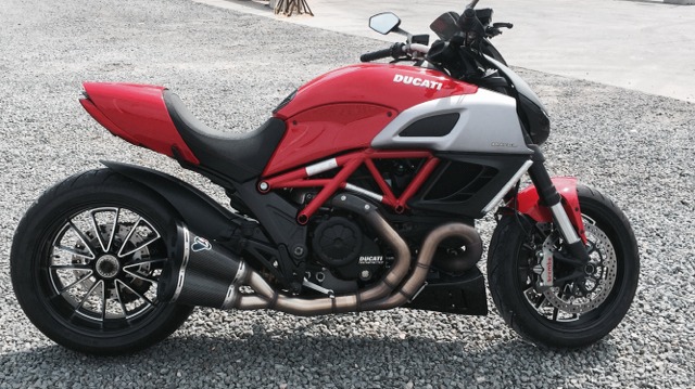 2015 Ducati Monster 1200 S