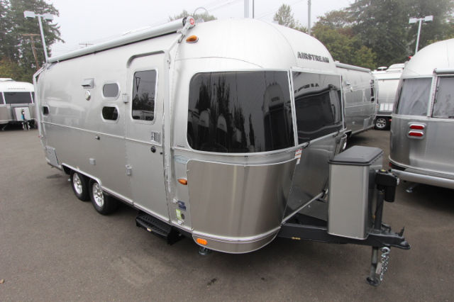 2016 Voyager Industries Legend 8x21RV