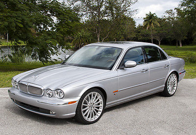 Jaguar : XJR Jaguar XJR 2004 Beautiful Silver on Black ~ Low Miles ~ Supercharged, Leather