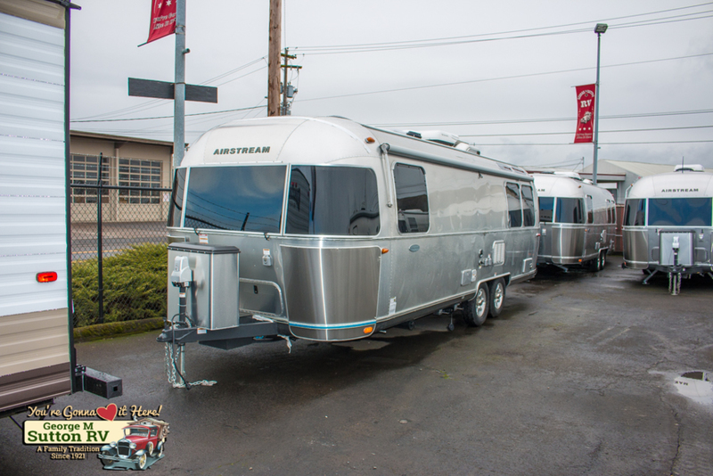 2016 Airstream Flying Cloud 27FB