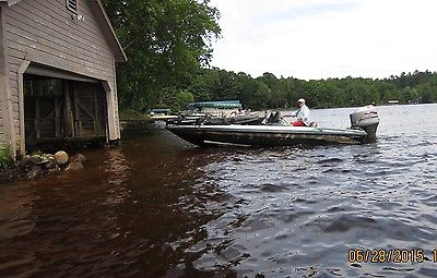 ON-SHORE BOAT TRACK SYSTEM