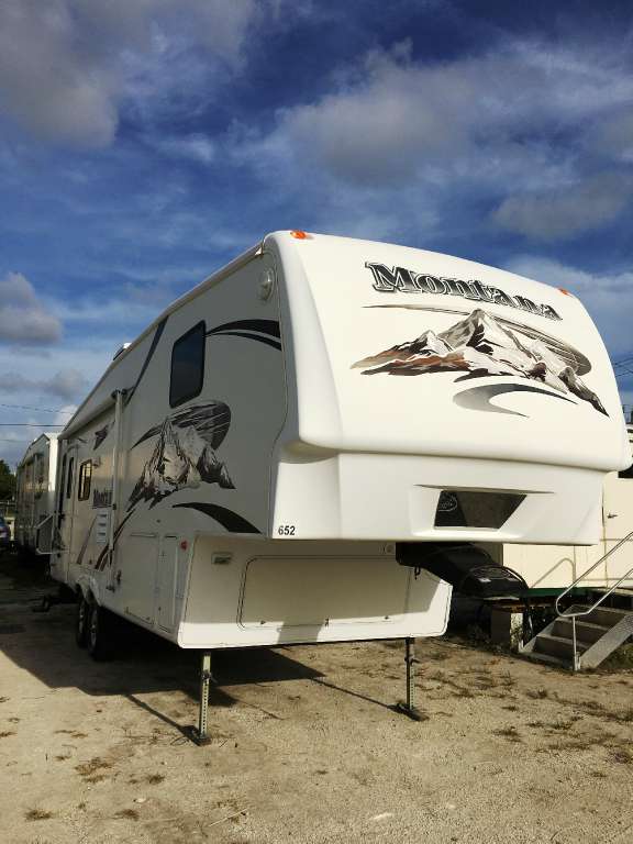 2009 Keystone Montana 3400RLLE