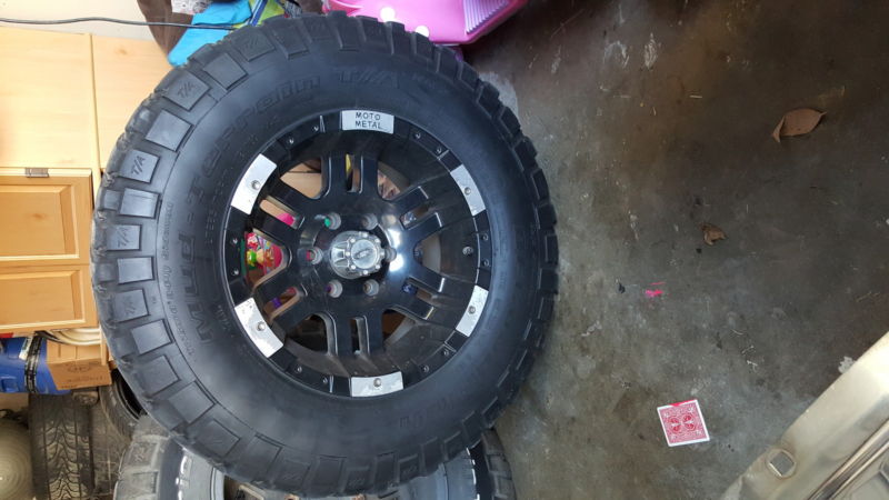 Rims and tires for Toyota Tacoma 2007 17×33's mud terrains, 0