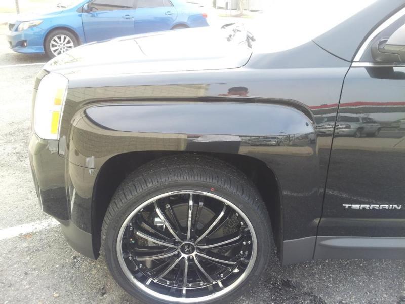 22 Inch Chrome & Black Wheels and Tires