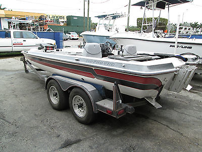 1991 Bumble Bee 20' bass boat with Trailer (200 Pro Vee)
