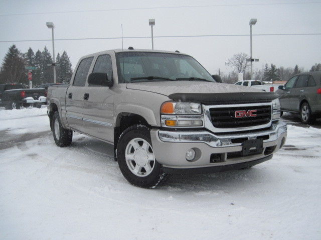 2005 GMC Sierra 1500 Crew Pickup SLT