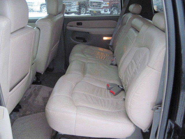 2002 Chevrolet Suburban 4 Dr. Wagon 1500, 2