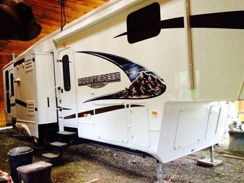 2010 Keystone Montana Mountaineer