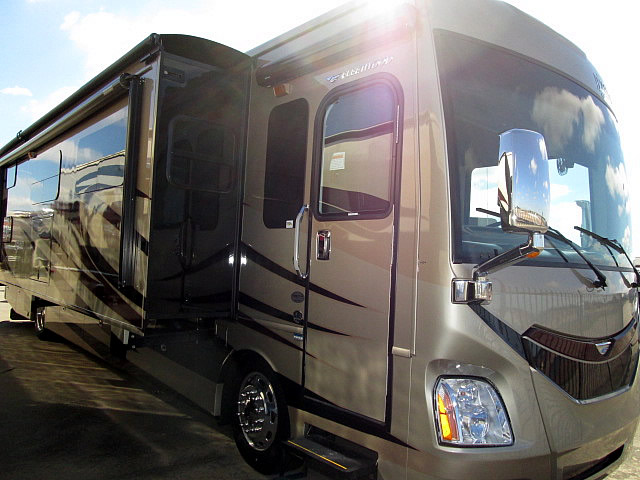 2016 Fleetwood Discovery 40g