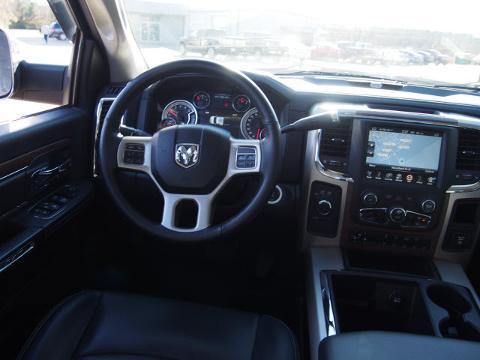 2014 RAM 3500 4 DOOR CREW CAB SHORT BED TRUCK