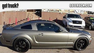Ford : Mustang GT Deluxe 2005 ford gt deluxe