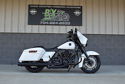 Harley-Davidson : Touring 2016 street glide custom mint 10 k in xtra s only 9 miles wow