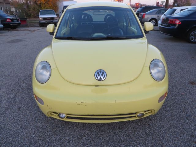 Volkswagen : Beetle-New 2dr Cpe GLS 2000 vw beetle hatchback yellow 5 sp blk leather like new tires clutch gas saver