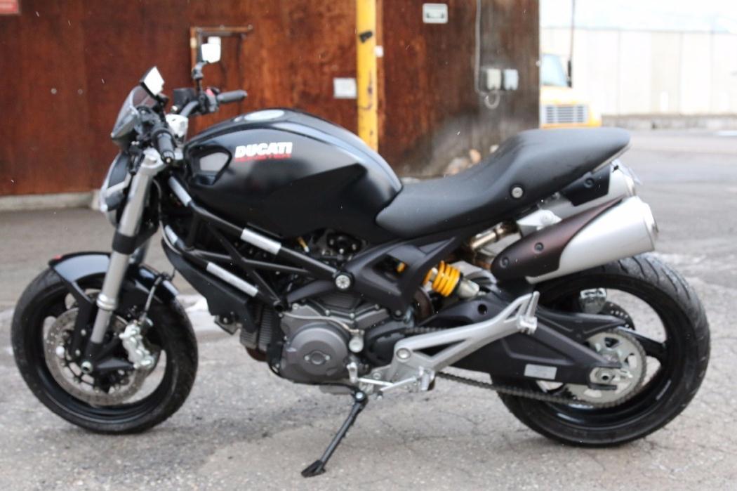 2010 Ducati Monster 1100S