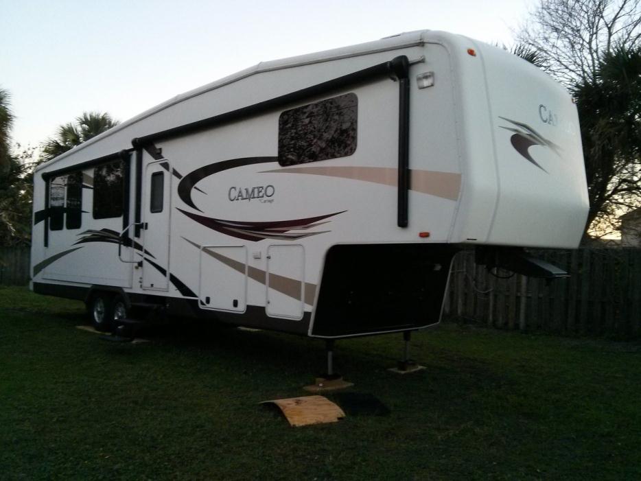 2011 Carriage Cameo F37RE3