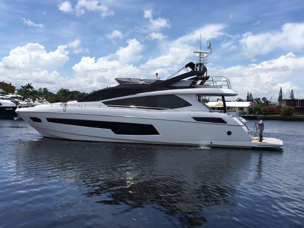 2015 Sunseeker 75 Yacht