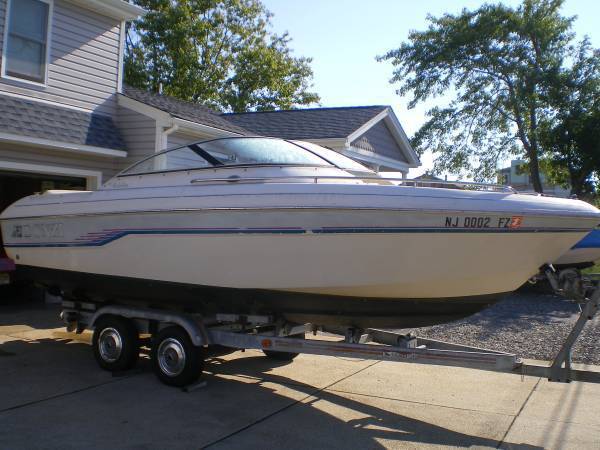 21' 1995 Donzi Medallion 212 Bowrider