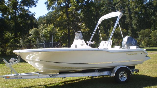 2015 TIDEWATER BOATS Center Console TW180CC