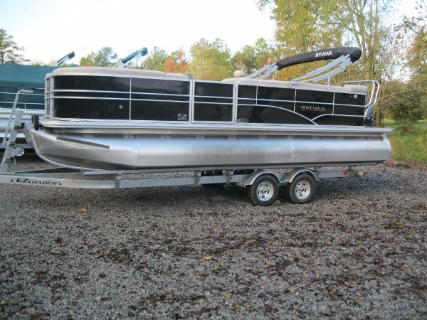 2016 Sylvan Mirage Cruise 8522 CR With RPT