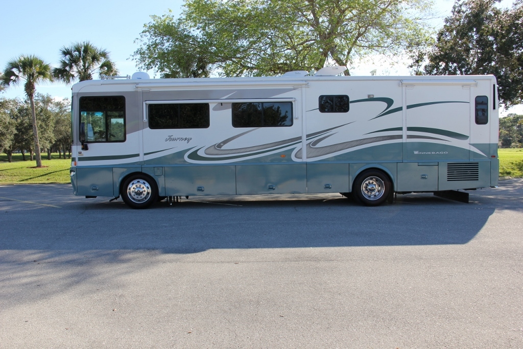 2008 Winnebago Vista 32K