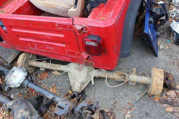 JEEP WRANGLER YJ COMPLETE REAR AXLE ASSEMBLY WITH 4 10 GEARS