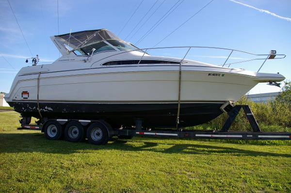 1996 Carver 310 Mid Cabin Express