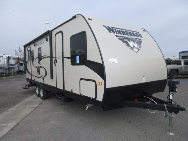 2015 Winnebago Ultra Lite 27RBDS