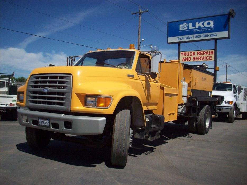 1996 Ford F800