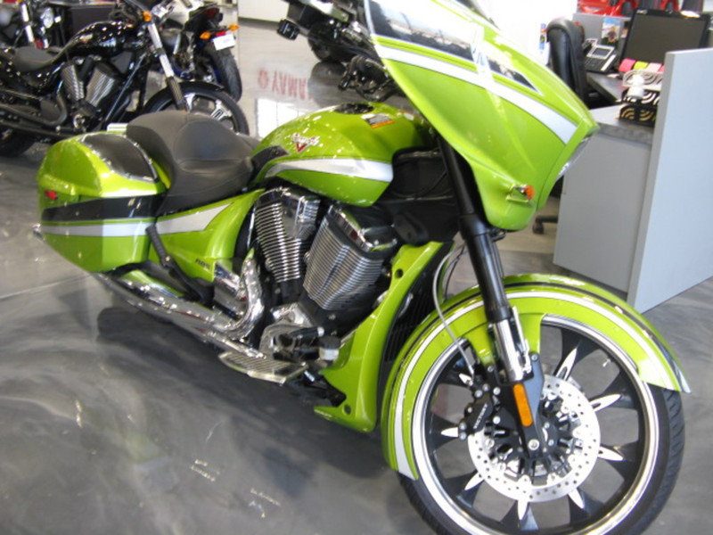 2015 Victory Magnum Plasma Lime with Silver