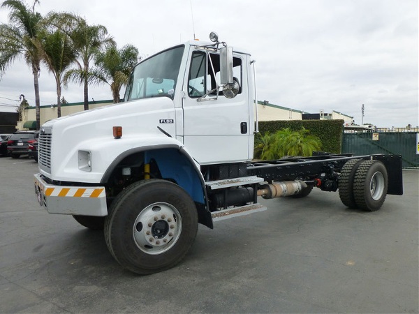 2004 Freightliner Fl80 4x4 Cab  And  Chassis