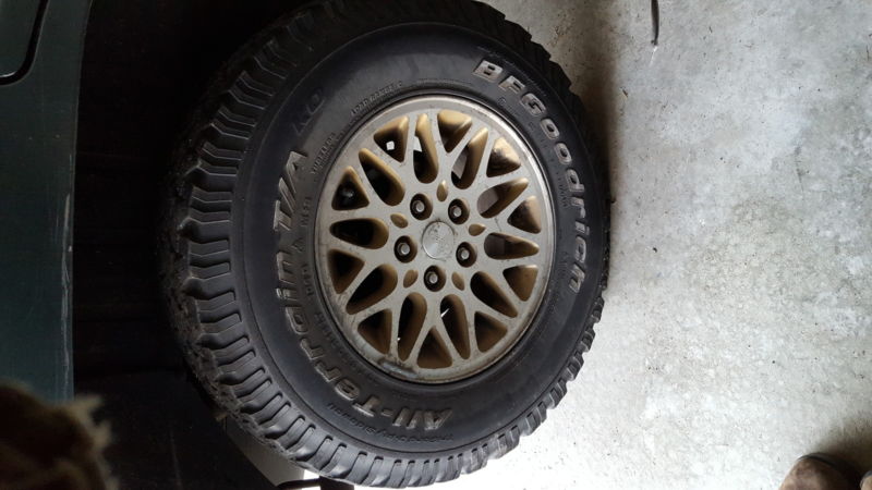 1994 Jeep Grand Cherokee V8 4x4 tires and wheels, 2