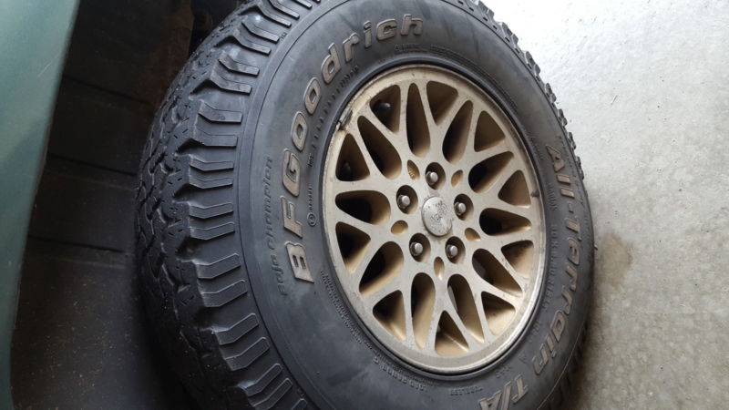 1994 Jeep Grand Cherokee V8 4x4 tires and wheels, 1