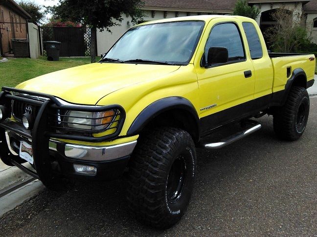 Toyota Tacoma Prerunner 2003 lifted 4 cylinders 2 wd