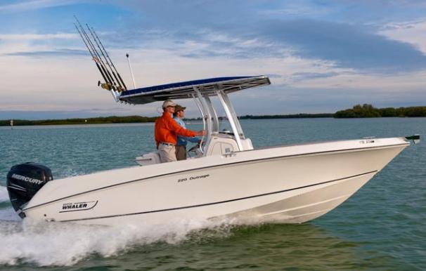 2016 Boston Whaler 220 Outrage