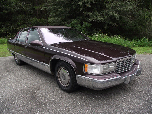 1995 Cadillac Fleetwood Very Rare Car, Granny had it since 1996, Clean