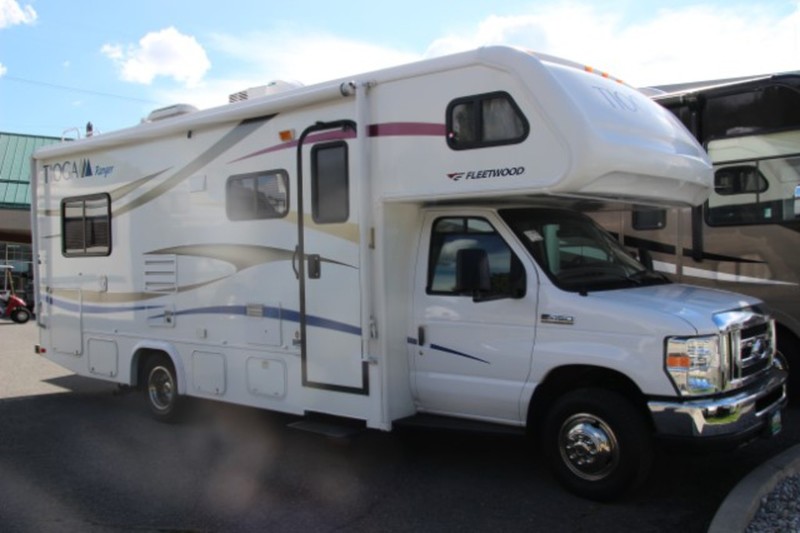 2005 Fleetwood Discovery 35M