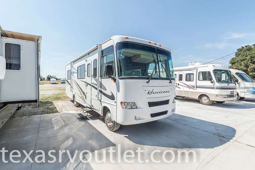 2016 Prevost H3-45 Quad Slide by Outlaw Coach