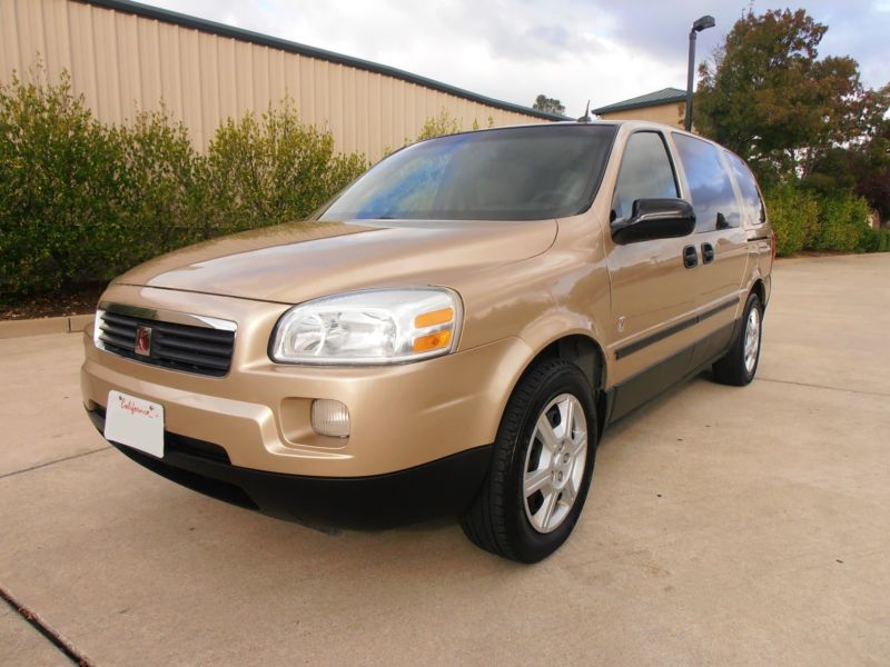 2005 Saturn Relay 4 door very clean Mechanics special