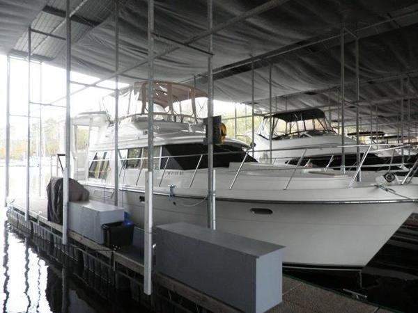 1993 Carver 440 Aft Cabin Motor Yacht