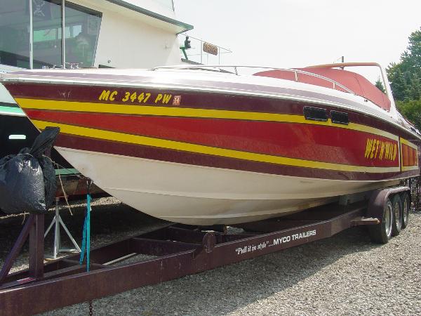 1983 Wellcraft 33 SCARAB