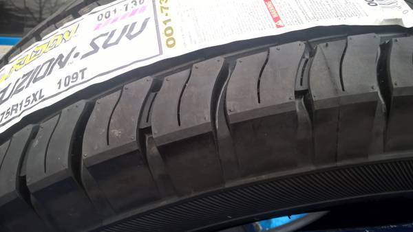 2 brand new Fuzion tires size 235/75R15 XL, 1