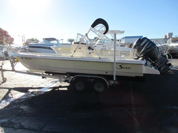 2006 Scout Boats 220 Bay Scout