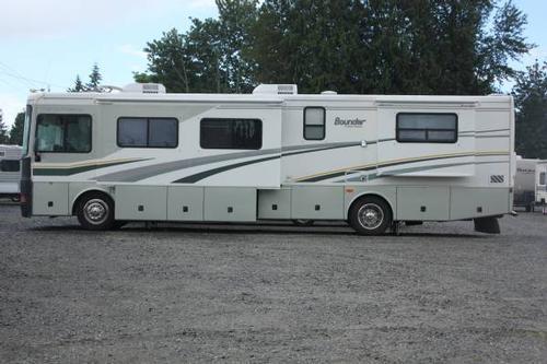 2005 Bounder by Fleetwood