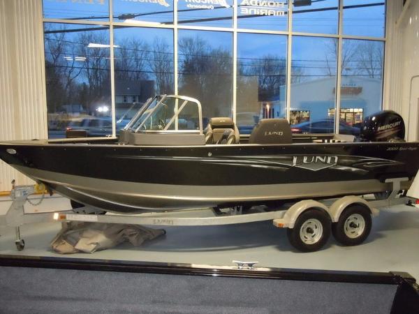 2015 Lund Sport Angler 2000