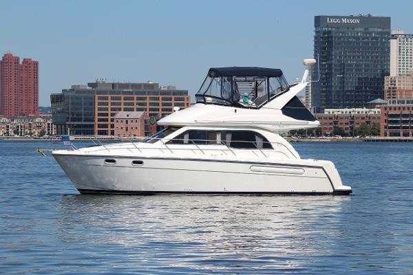 2002 Bayliner 3488 Cummins Motoryacht