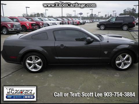 2009 Ford Mustang 2 Door Coupe, 1