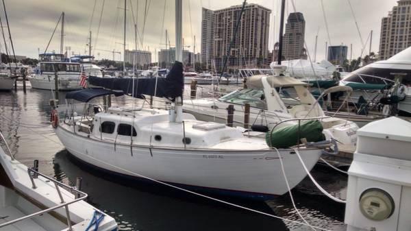 1966 Islander Yachts 32 Sloop