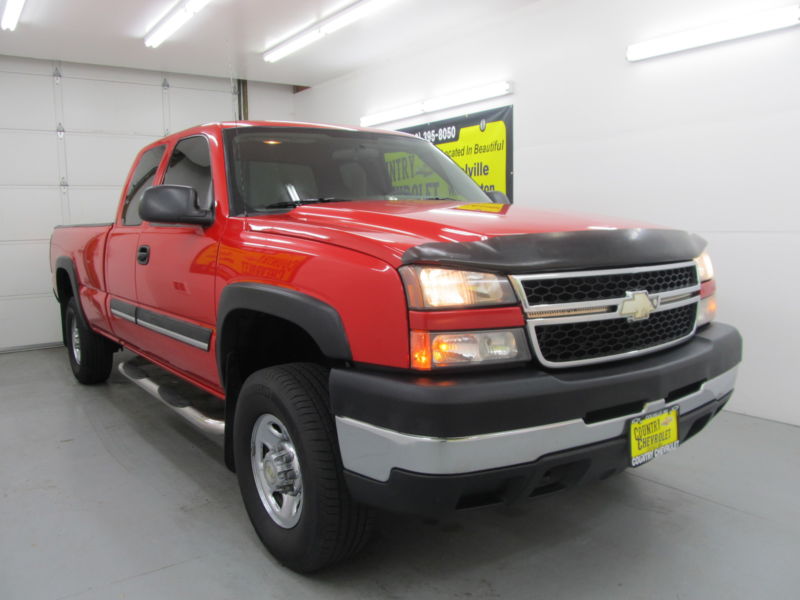 2006 Chevy Silverado 2500HD 4X4 Extended Cab LS ***PRICED TO SELL***